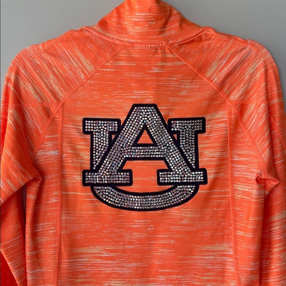 WOMENS RHINESTONE BEDAZZLED UNDER ARMOUR Auburn University HALF ZIP
NWOT - Picture 8 of 9